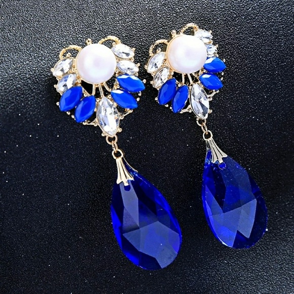Sapphire Blue Crystal Vtg Drop & Dangle Earrings - Picture 6 of 7